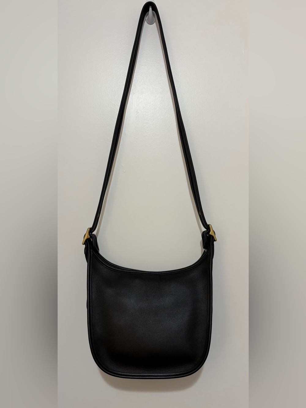 Vintage Coach Janice’s Legacy Bag (#9950) Black Leather with Brass Hardware - Picture 13 of 14